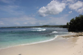  Secret Point Huts  Lembongan